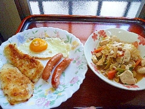 朝食プレート☆甘鯛フライ＆ウィンナー＆人参白菜煮